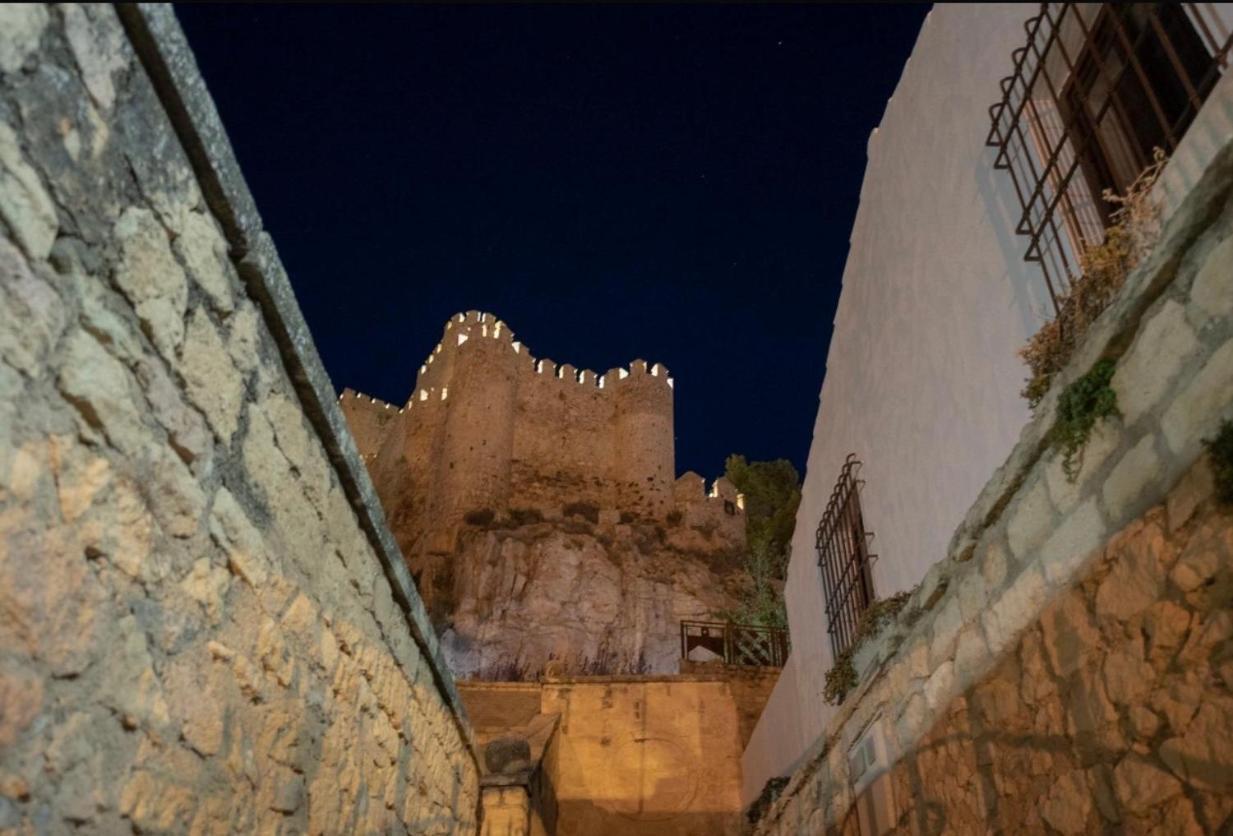 El Patio Del Castillo * Almansa